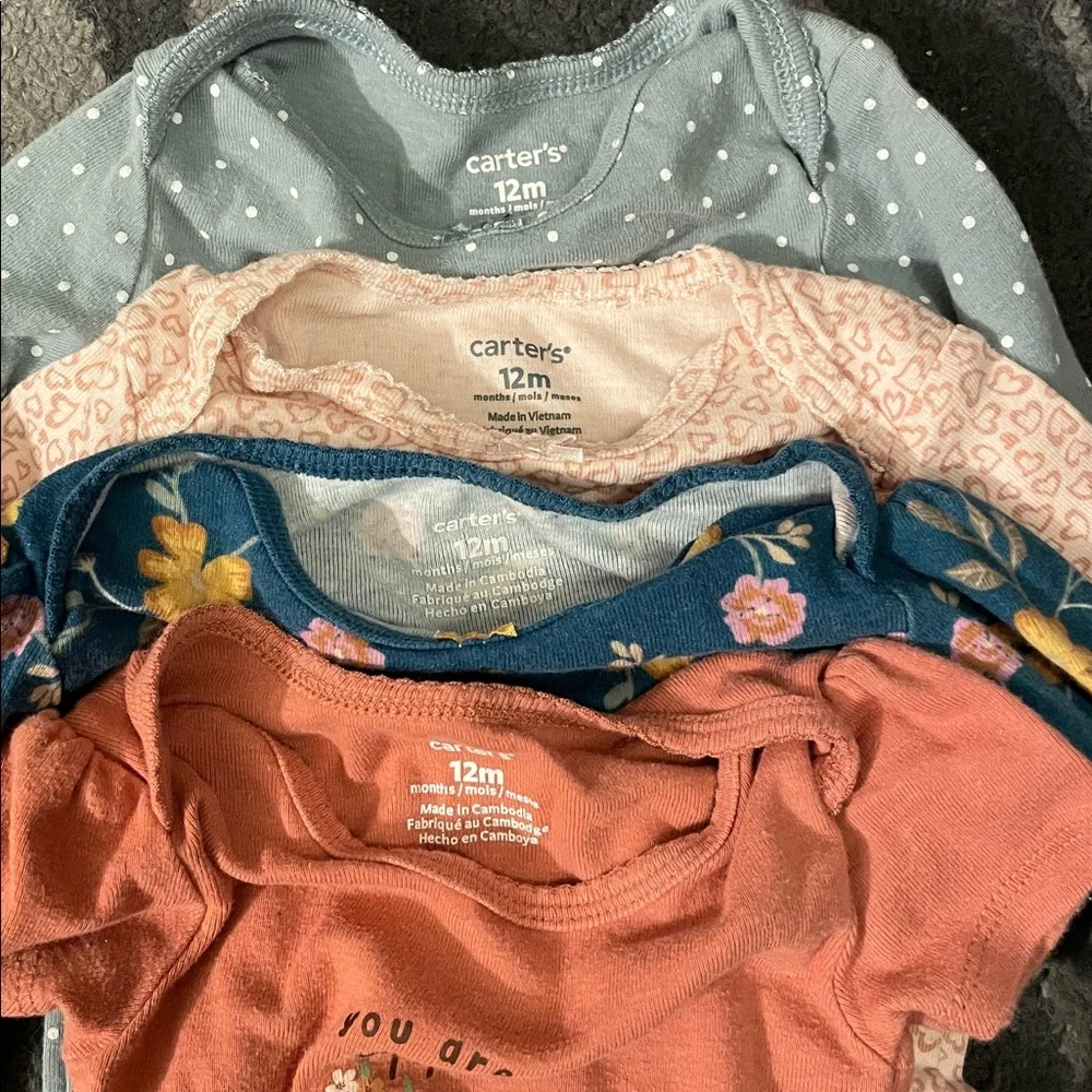 Carters short/long sleeves bodysuit onesies 4 pieces